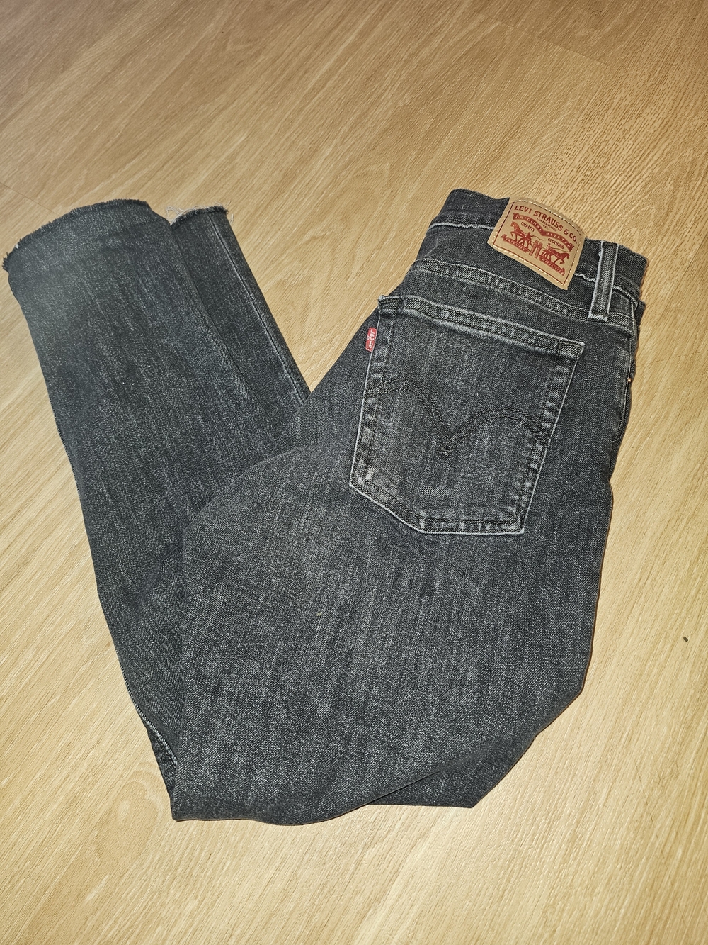Levi's Dark Gray/black Ankle Crop Jeans